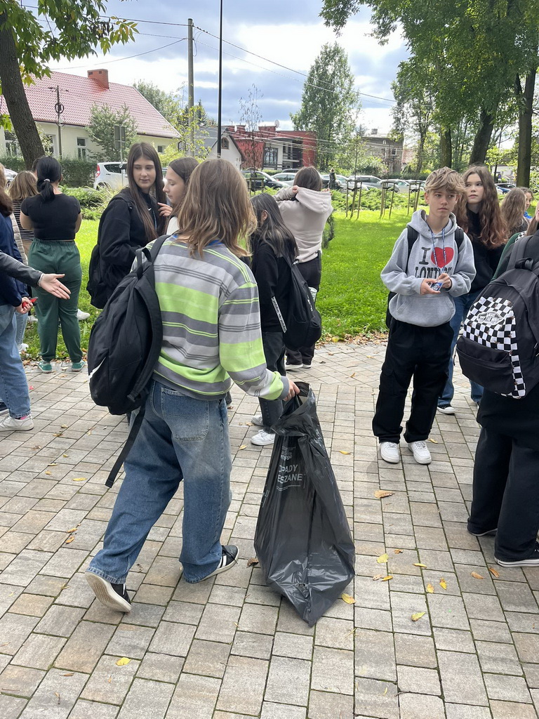 Zdjęcie Sprzątamy_dla_Polski_2023 (3)bc6a8b64-bea8-4d23-9371-25ff54156956.jpg w galerii Sprzątamy dla Polski